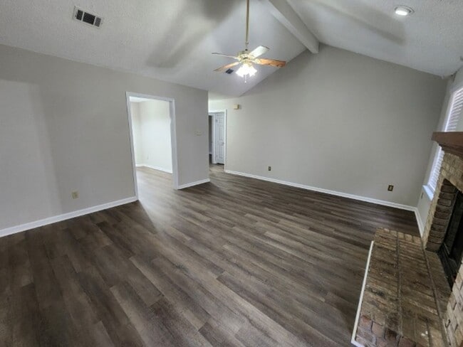 Photo - 15 Honey Locust Ct