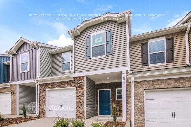 Photo - 823 Holiday Pk Ln