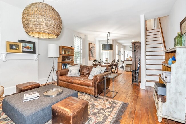 Photo - 2454 W 16th St