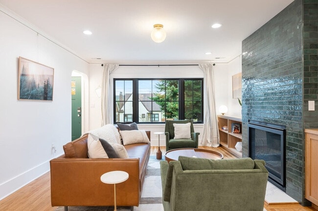 Photo - 2457 4th Ave W Unidad SI ID1035899P