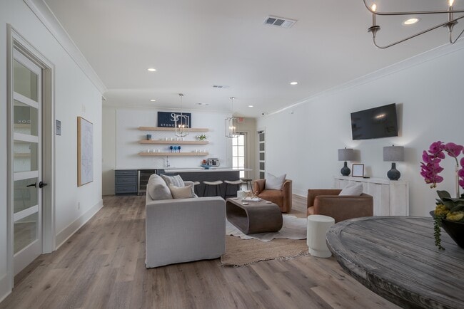 Photo - 984 Stonebrook Ln