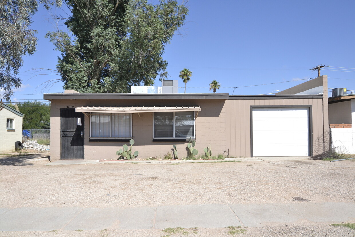 Charming 2 Bedroom 1 Bath! Central Tucson ... - Charming 2 Bedroom 1 Bath! Central Tucson ...