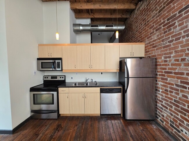 Photo - 1318 W Broad St Unidad 404