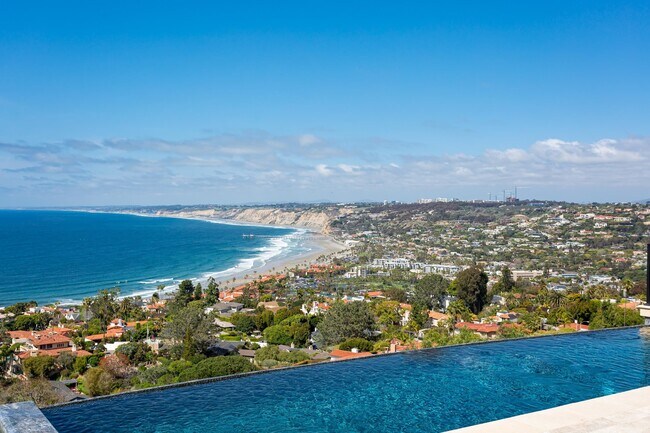 Photo - 1718 Valdes Dr