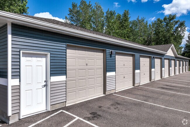 Garages - Timberfield Apartments