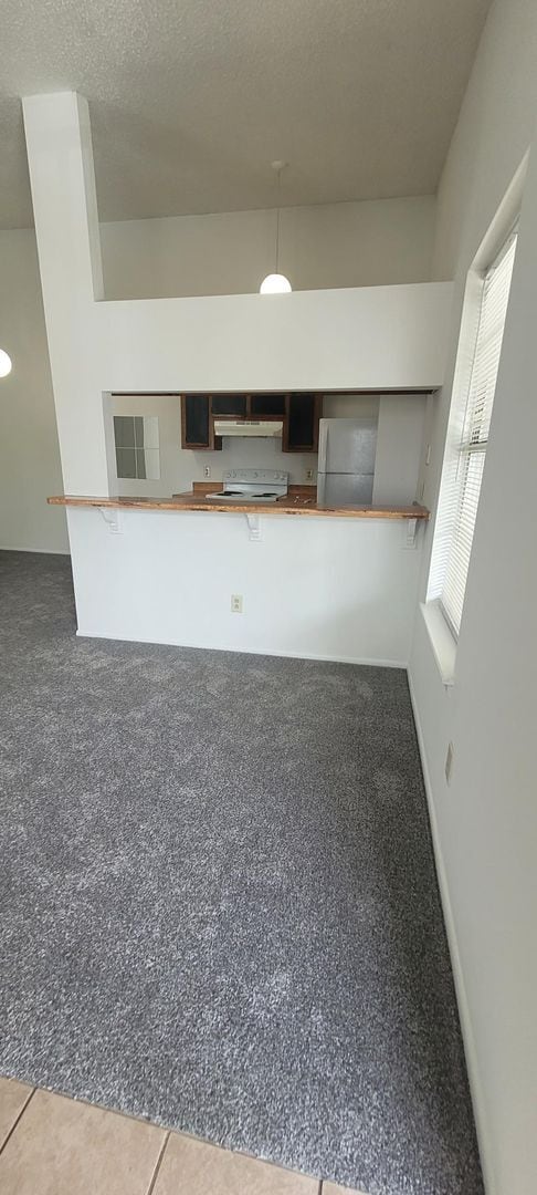 Photo - Great condo in Newpoint Condominiums