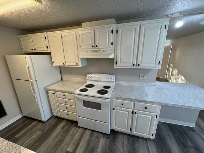 Building Photo - CL2622-2624 Unit 2622