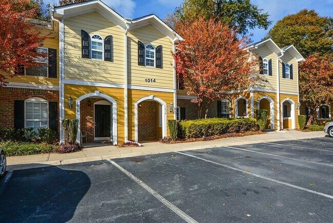 Photo - 1014 Summer Pl NW