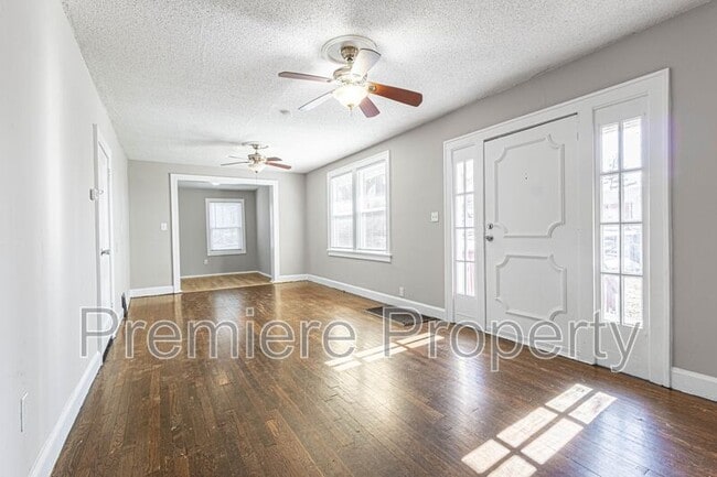 Photo - 4604 NE 47th St