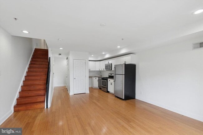 Building Photo - 1707 Carpenter St Unit B Rental