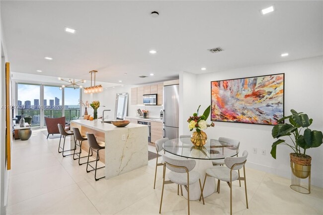 Building Photo - 16385 Biscayne Blvd Unit 2819