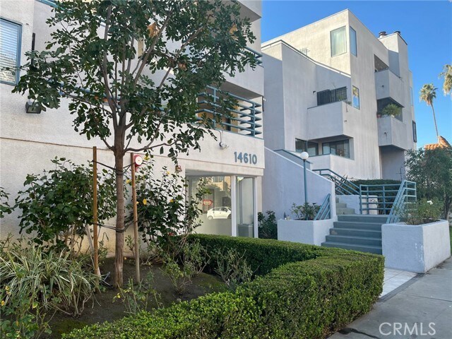 Building Photo - 14610 Erwin St Unit 208 Rental