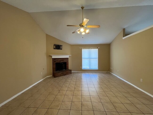 Photo - Renovated 3 Bedroom 2 Bath Home with 2 Car Garage for Rent!!