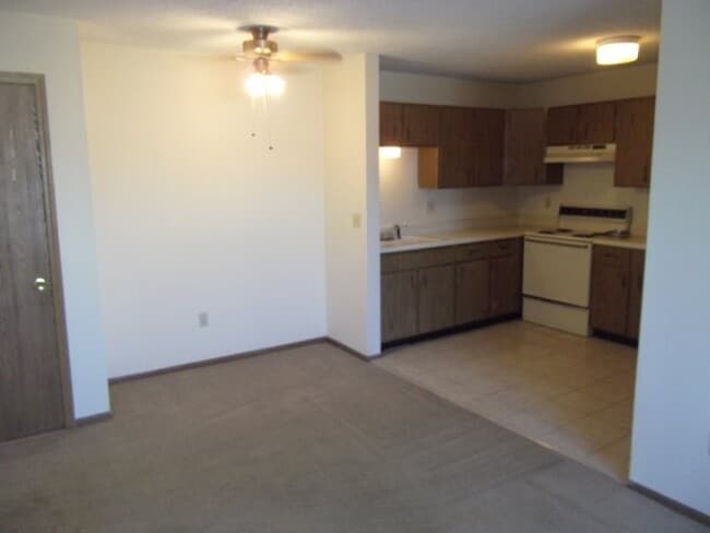 Photo - 664 E Cherry St