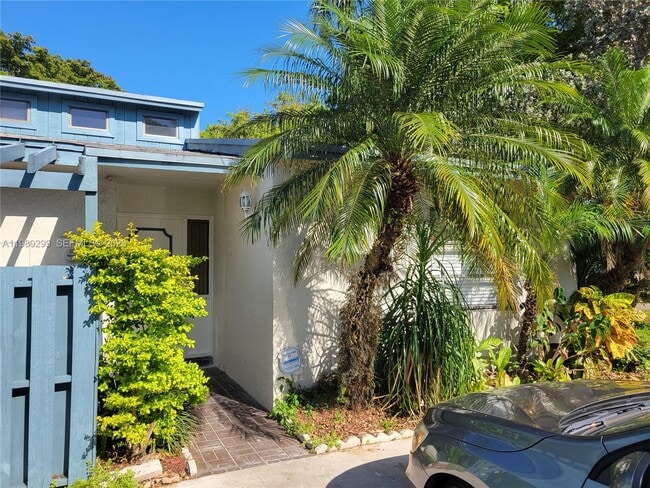 Building Photo - 3621 SW 69th Terrace