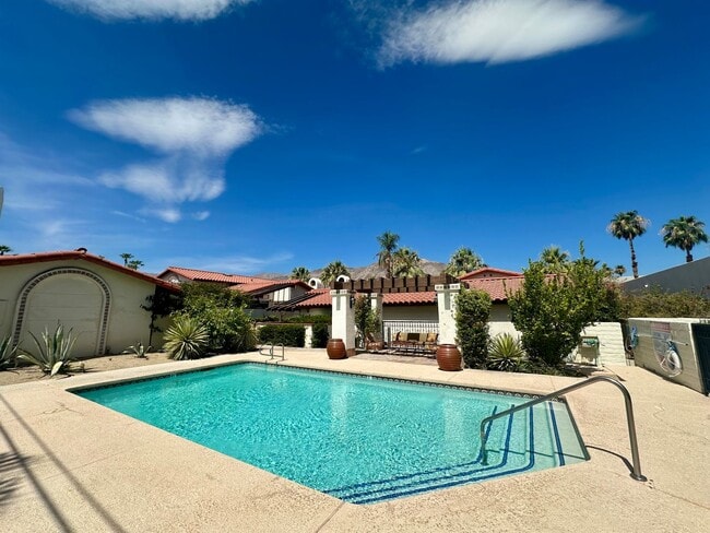 Photo - AVAILABLE NOW!  2 Bedroom 2 Bathroom Condo in Palm Desert