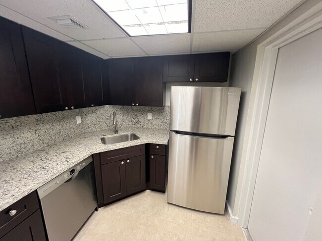Photo - 3111 Oakland Shores Dr Unidad F109