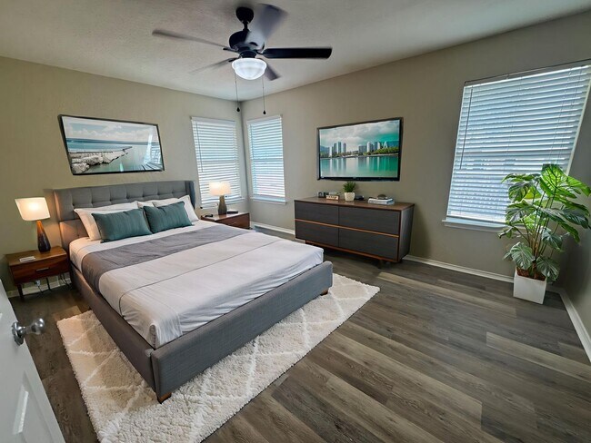 Photo - COMFORTABLE HOME | SINGLE STORY  |  CLOSE ...