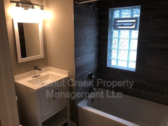 Photo - 2157 Wascana Ave Unit Up