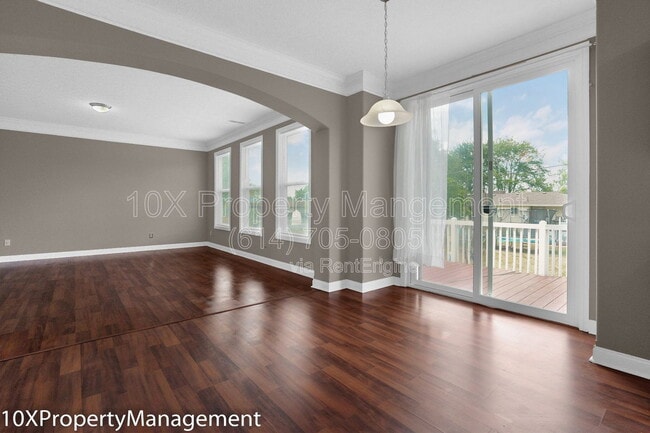 Photo - 3056 Melville St