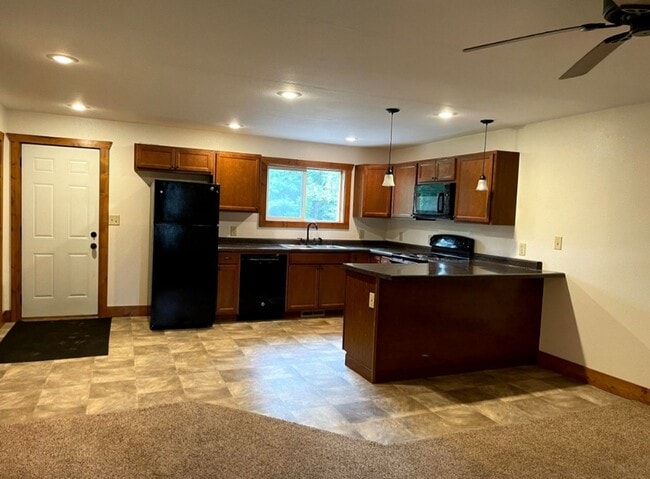 Photo - 221 Maple St Unit A