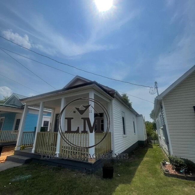 Photo - 863 Stokes St