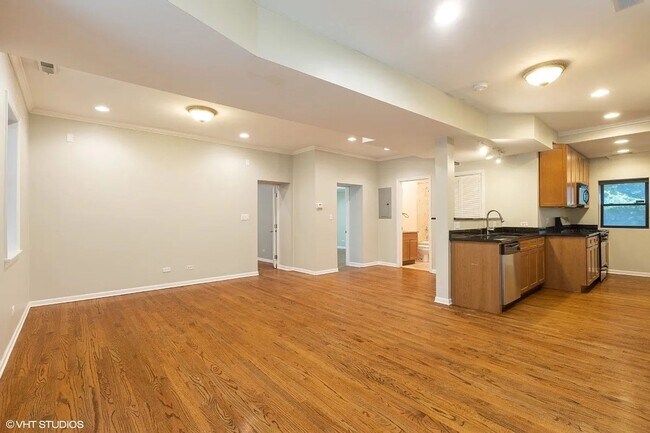 Photo - Spacious Apartment in Chicago (Roger's Park)