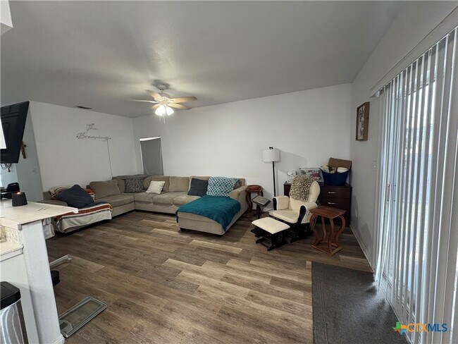 Photo - 1500 N Claremont Cir
