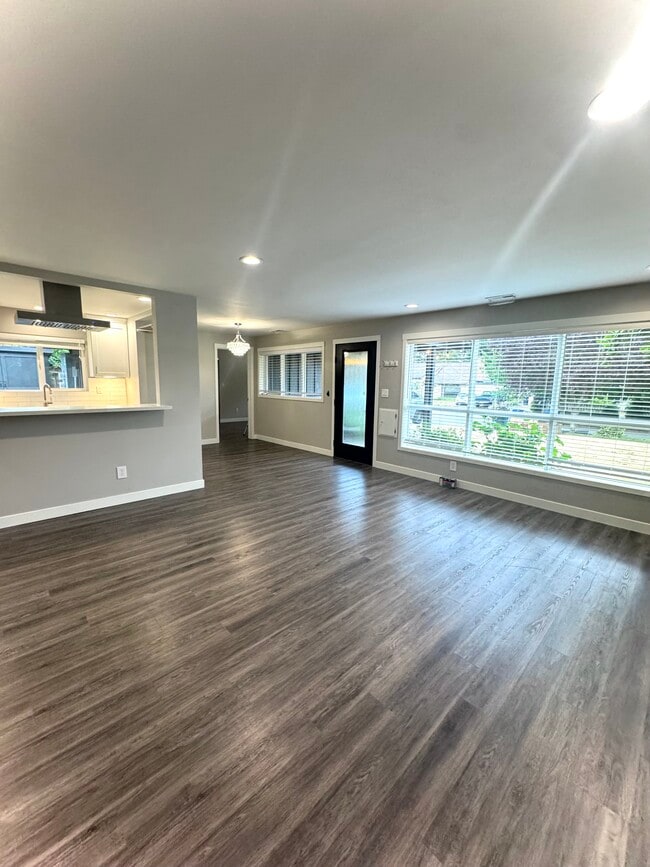 Photo - 7513 28th Ave SW
