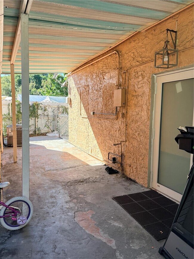 Photo - 1560 NW 25th Ave Unit 3