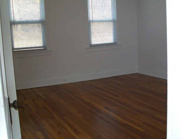 Photo - Available May 1, 2026. FLEXIBLE LEASE TERM! Lease can end April 28, 2027, May 29, 2027 or June 2...