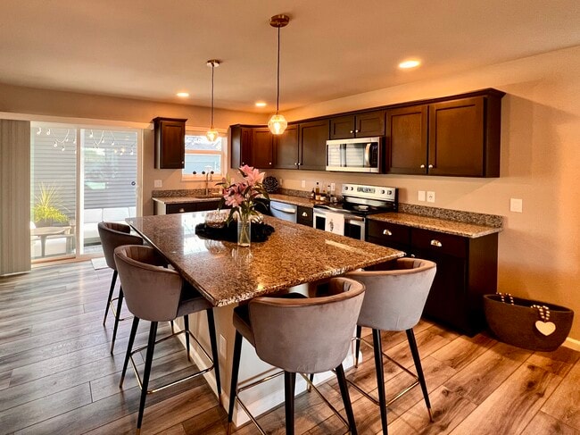 Kitchen - 9751 Watts Rd House