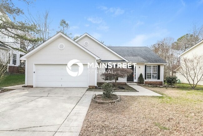 Building Photo - 4 Bedroom Pet-Friendly Home in Matthews, NC with Main Street Renewal
