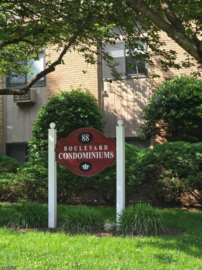 Building Photo - 88 Boulevard Unit 109