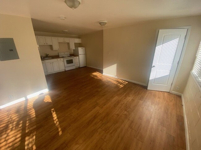 Building Photo - 1466 Reed St Unit 2 Rental