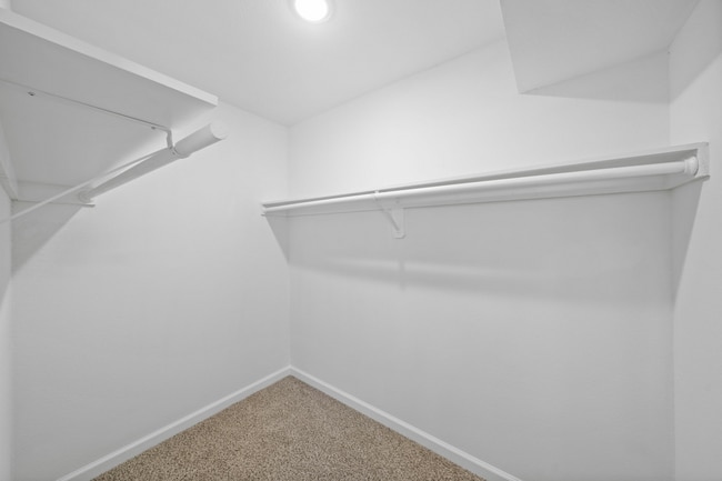 Vestidor- B1-2Bd-2Ba- Flint290.jpg - Flint at 290