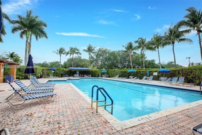 Photo - 1525 Estancia Cir