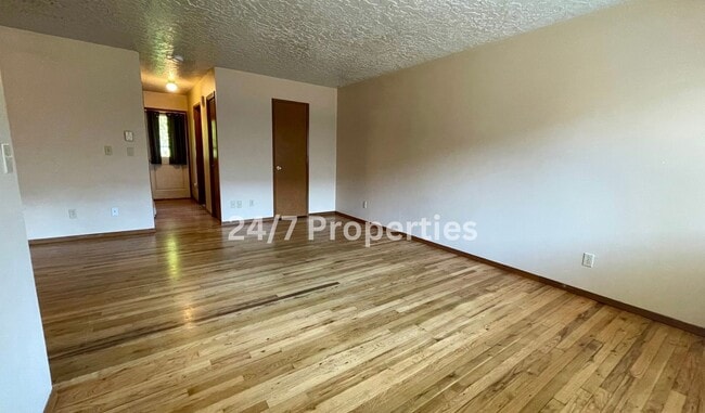 Photo - 1BD I 1BA Apartment - Downtown Sellwood Unit 1433