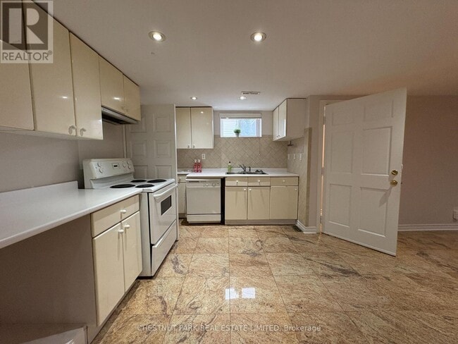 Photo - 93 Surrey Ave