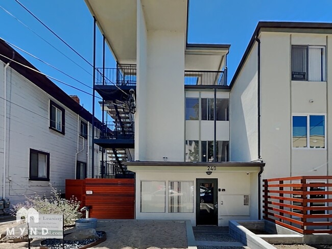 Building Photo - 240 Athol Ave