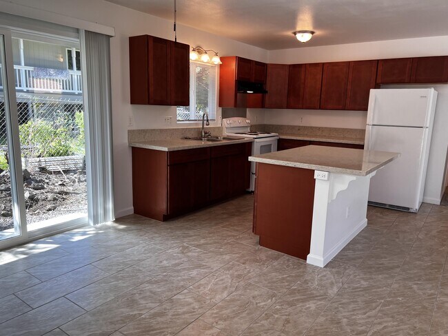 Photo - 15-2805 Mano St