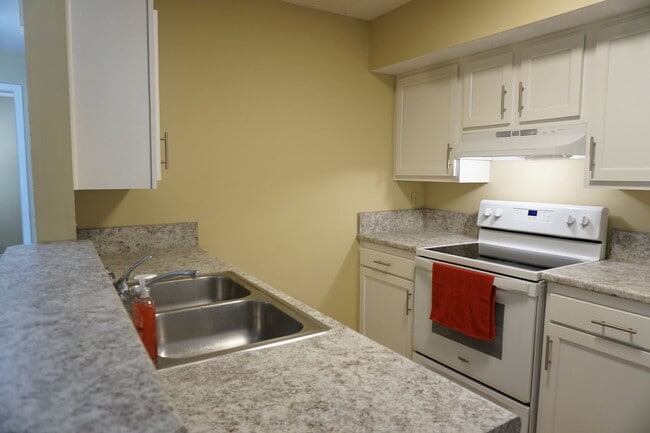 Photo - 2 bedroom 2 bath townhouse located need NS...