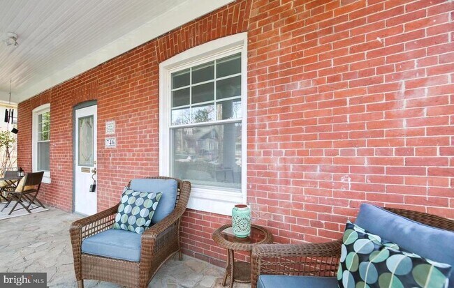 Photo - 746 Thayer Ave Casa