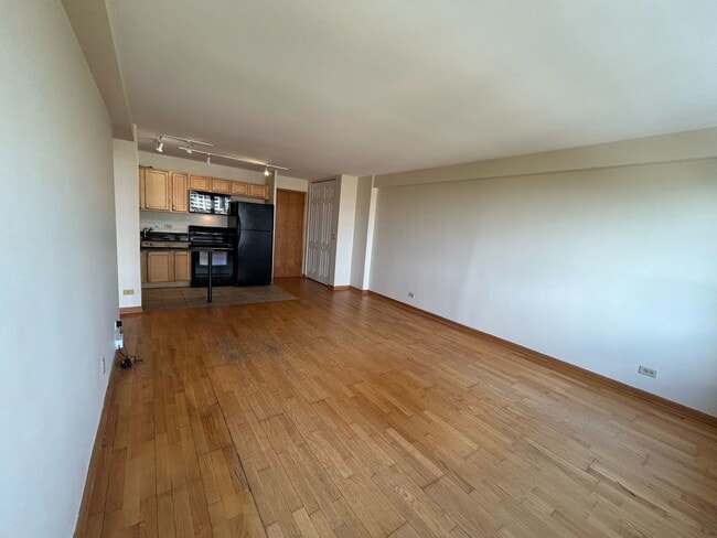 Photo - 4180 N Marine Dr Unit 1311