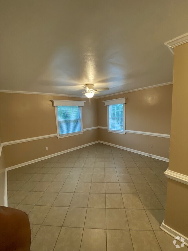 Building Photo - 2808 Hartford St SE Rental