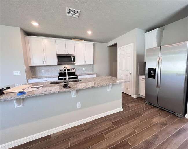 Photo - 981 Rivers Crossing St