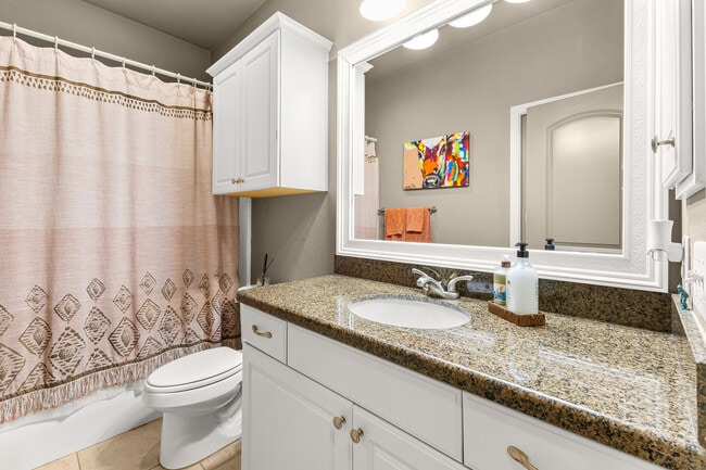 Building Photo - 3825 Silverthorne Ln