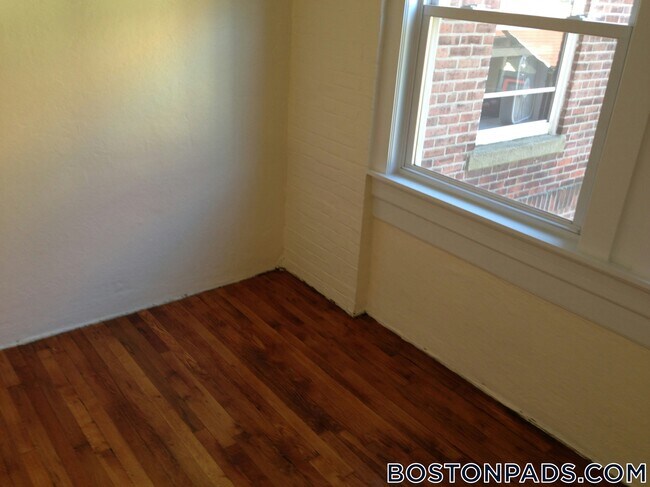 Photo - 14 Centre St Unidad 4