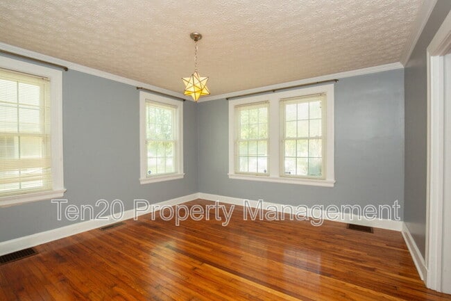 Photo - 1708 Slade Dr