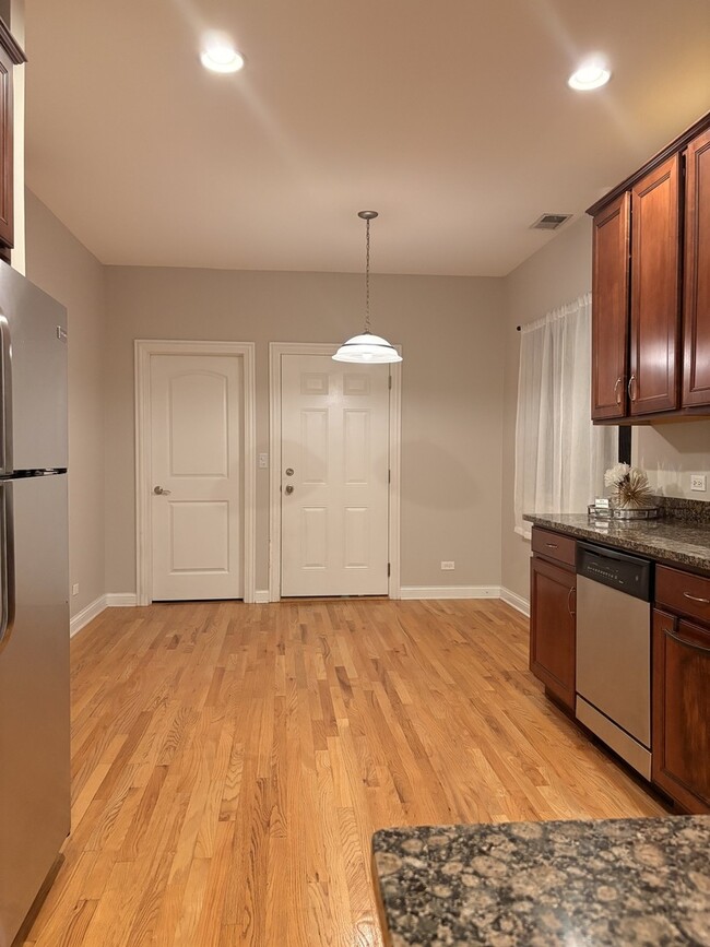 Photo - 5924 N Milwaukee Ave Unit 3